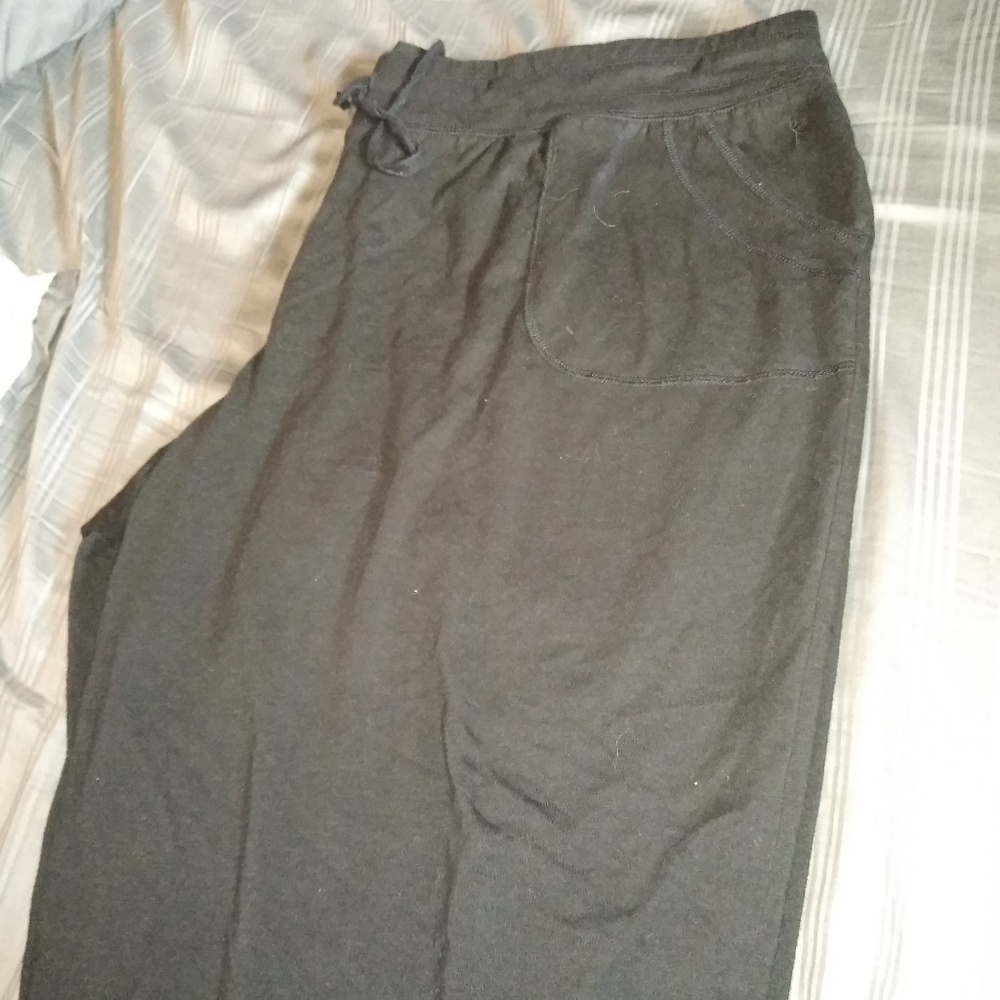 Black wide leg plus women's lounge pants